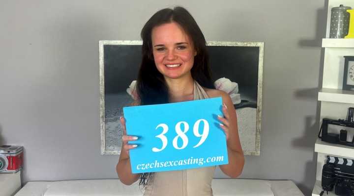Beauty from Poland tries her luck at a Czech casting – Olivia Zlota