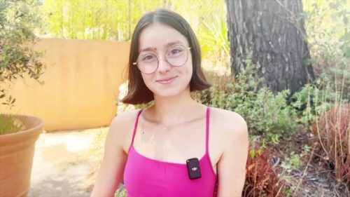 Penelope, 19 years old, cosmetics saleswoman in Paris