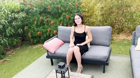 Penelope, 19, gives the best of herself
